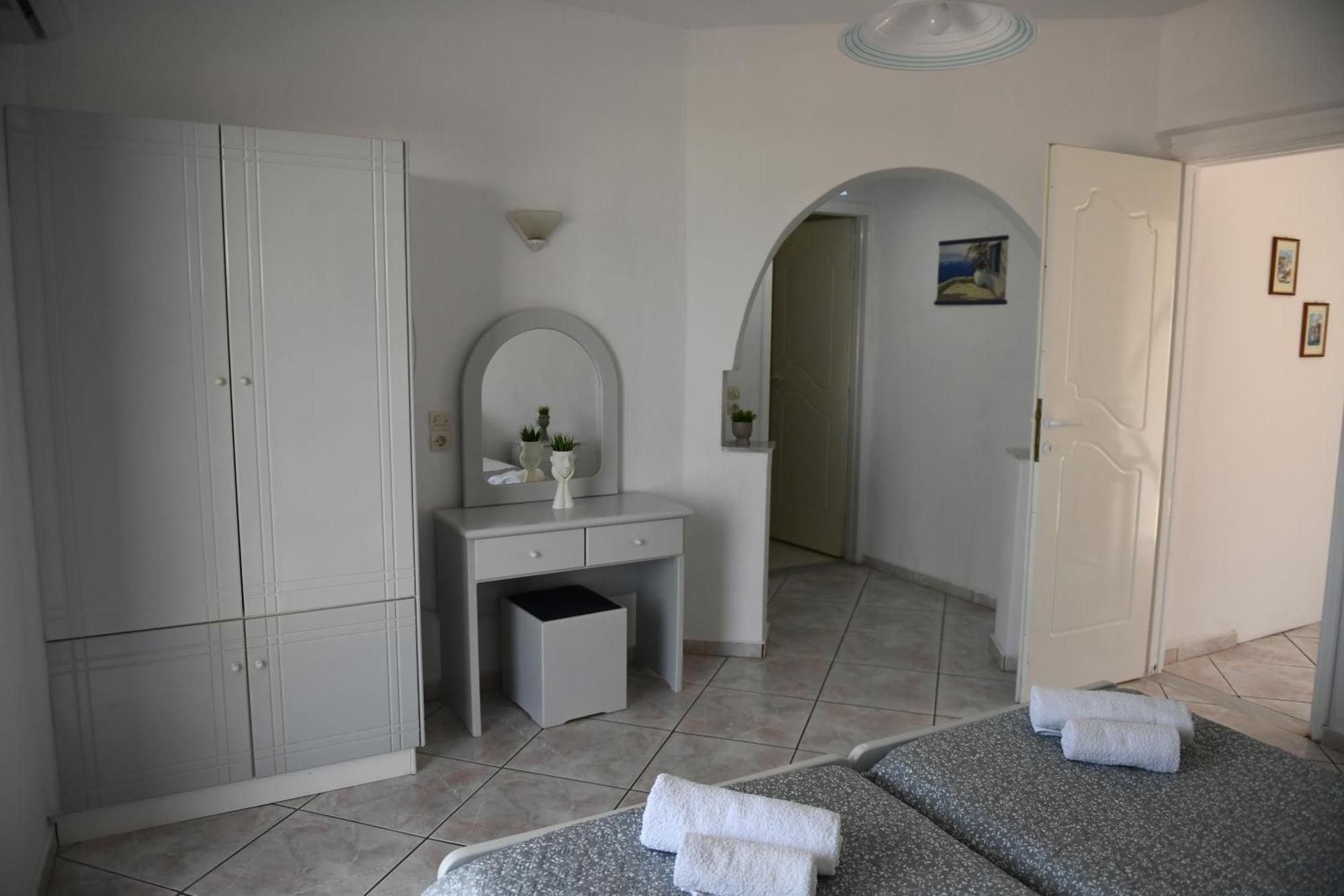 Mimis Apartments Кефалос Екстериор снимка