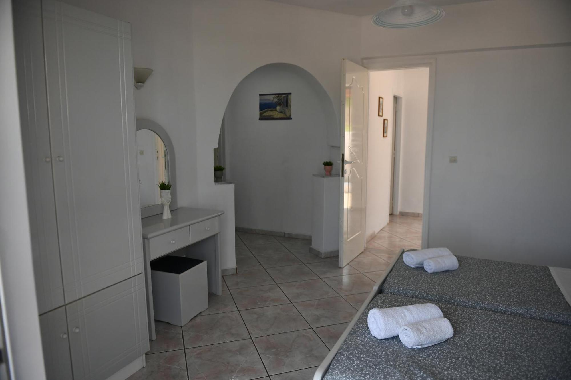 Mimis Apartments Кефалос Екстериор снимка